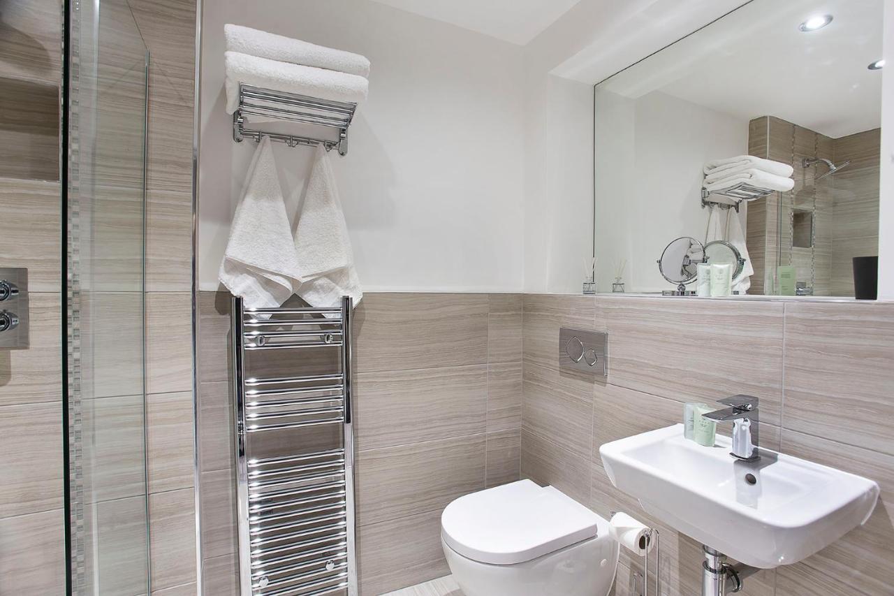 Waters Edge At Cocoa Suites Йорк Экстерьер фото