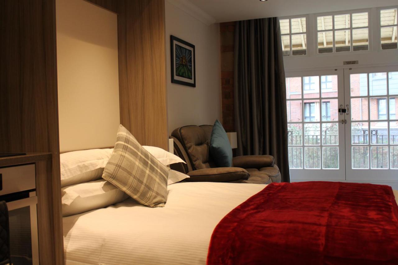 Waters Edge At Cocoa Suites Йорк Экстерьер фото