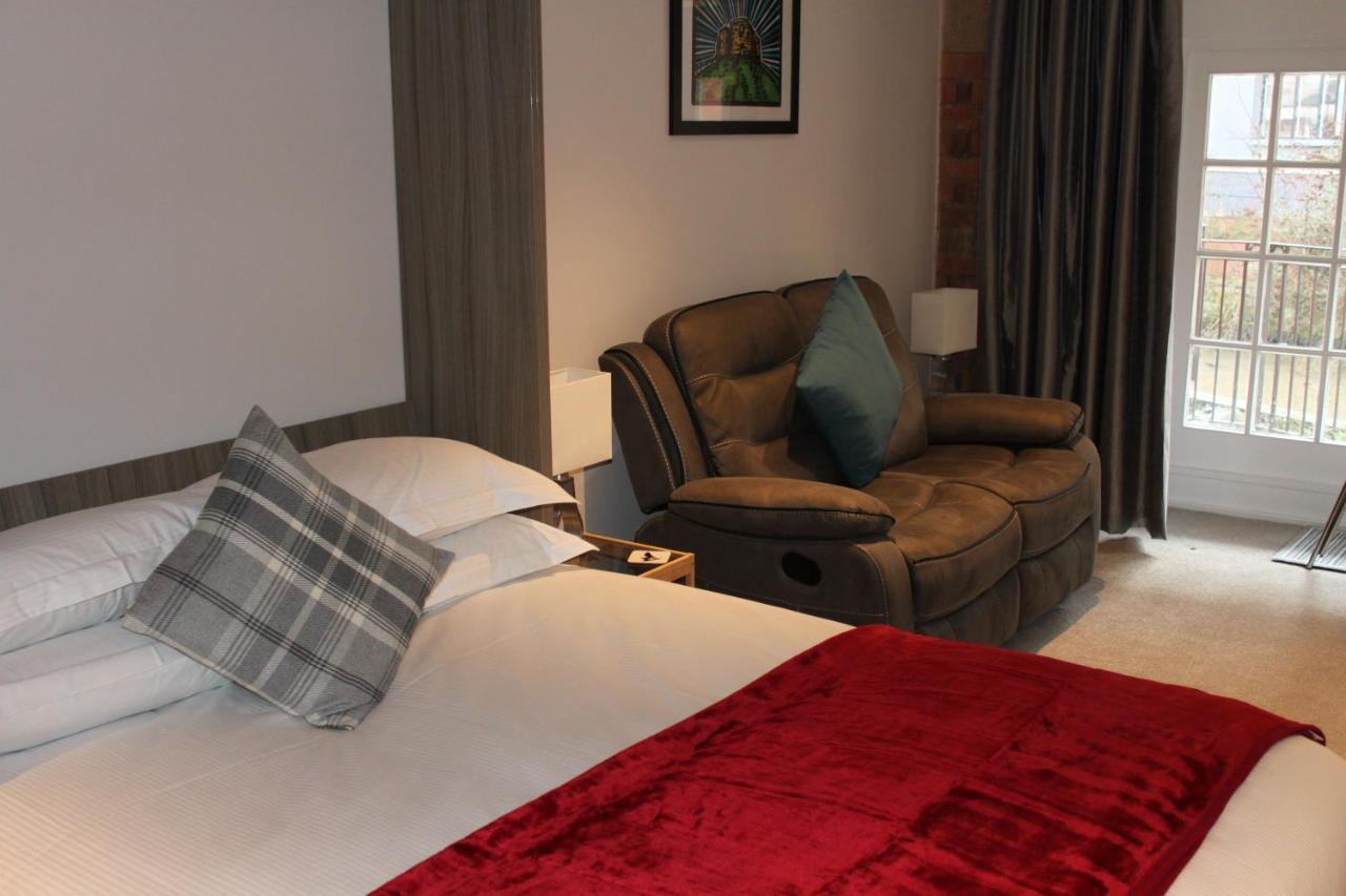 Waters Edge At Cocoa Suites Йорк Экстерьер фото